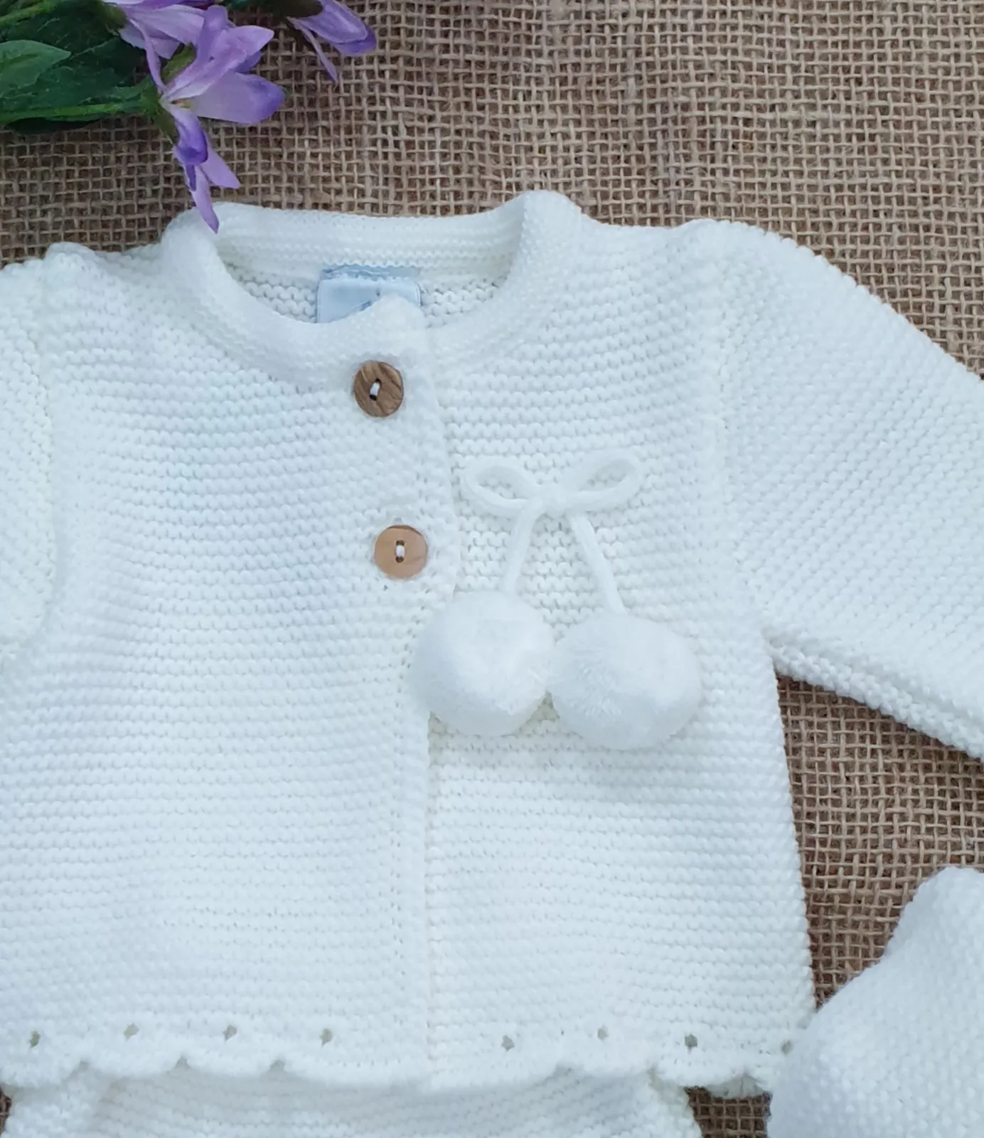 A Conjunto punto bebé con capota R091284 Crudo