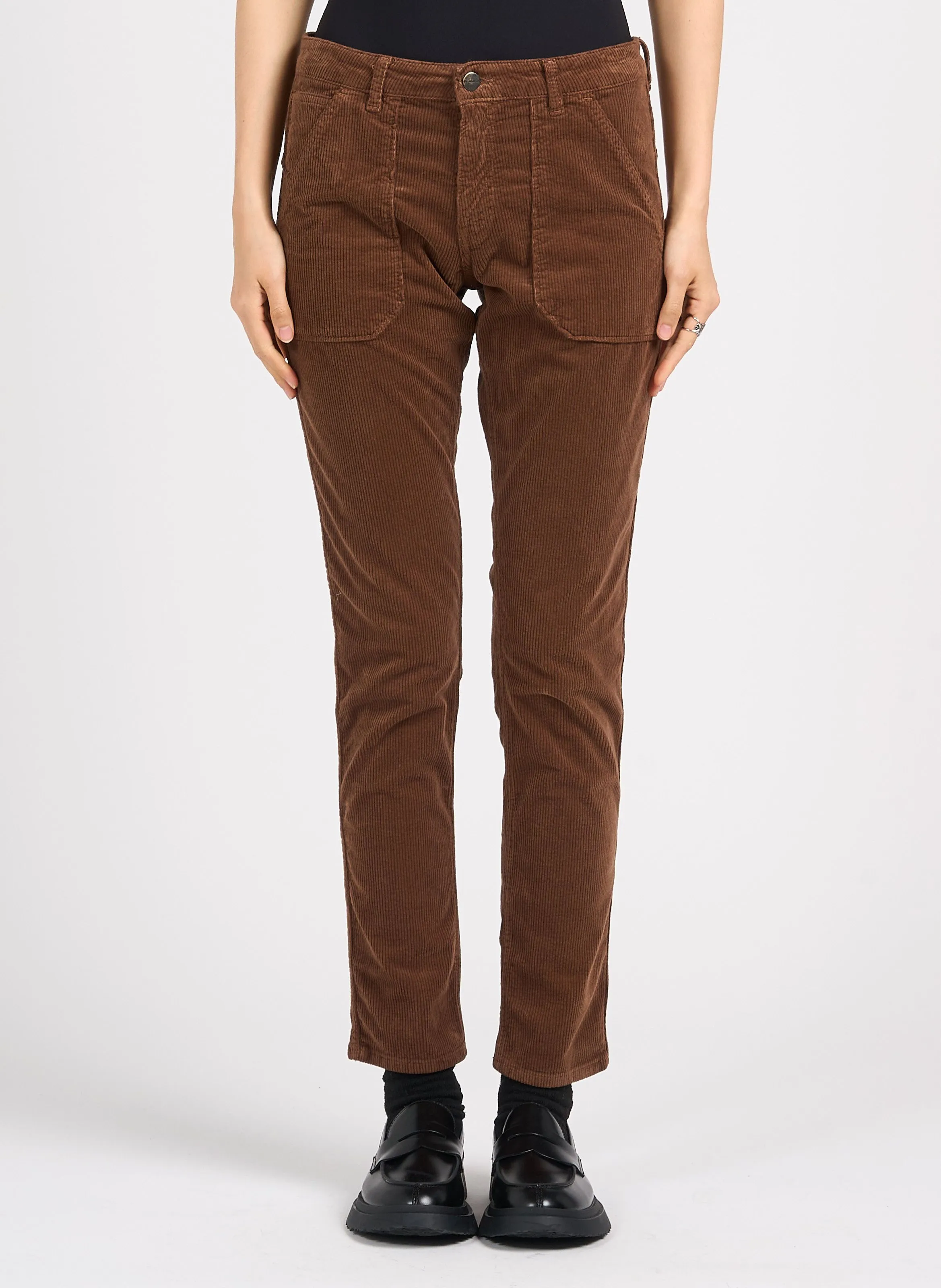 ACQUAVERDE PIERCE  PANTALóN SLIM DE PANA EN MARRON