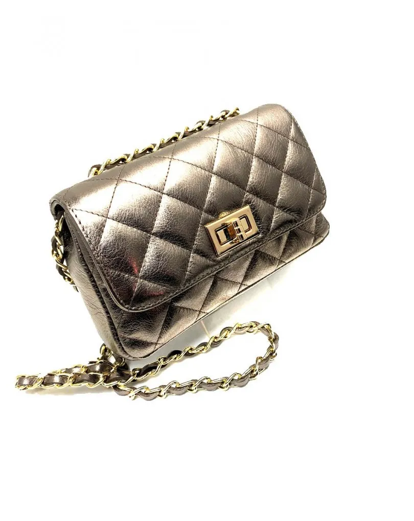BOLSOS PIEL TIPO CHANNEL CON ACOLCHADO METALIZADO EN DORADO