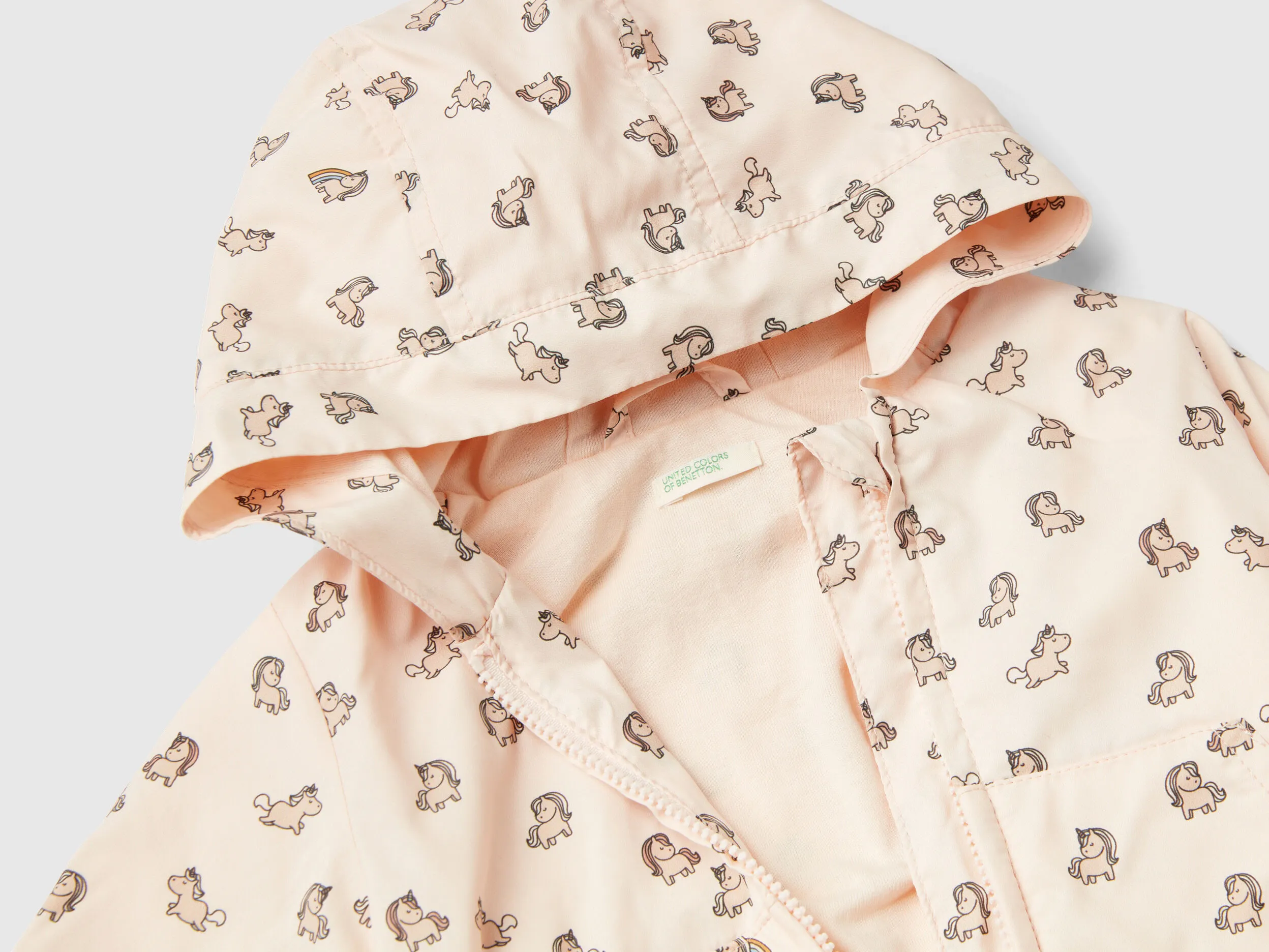 Cazadora con estampado de unicornios