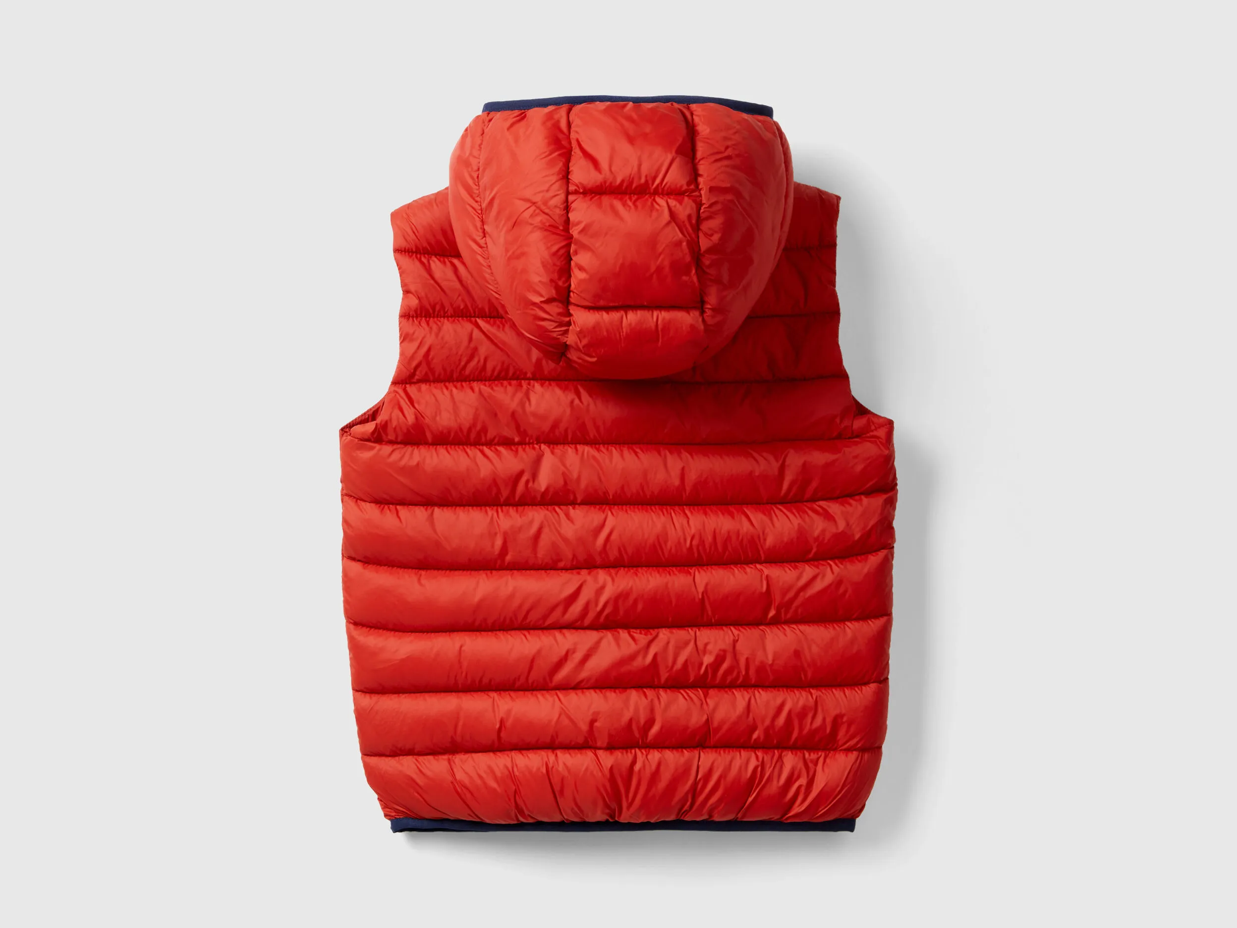 Chaleco acolchado con capucha