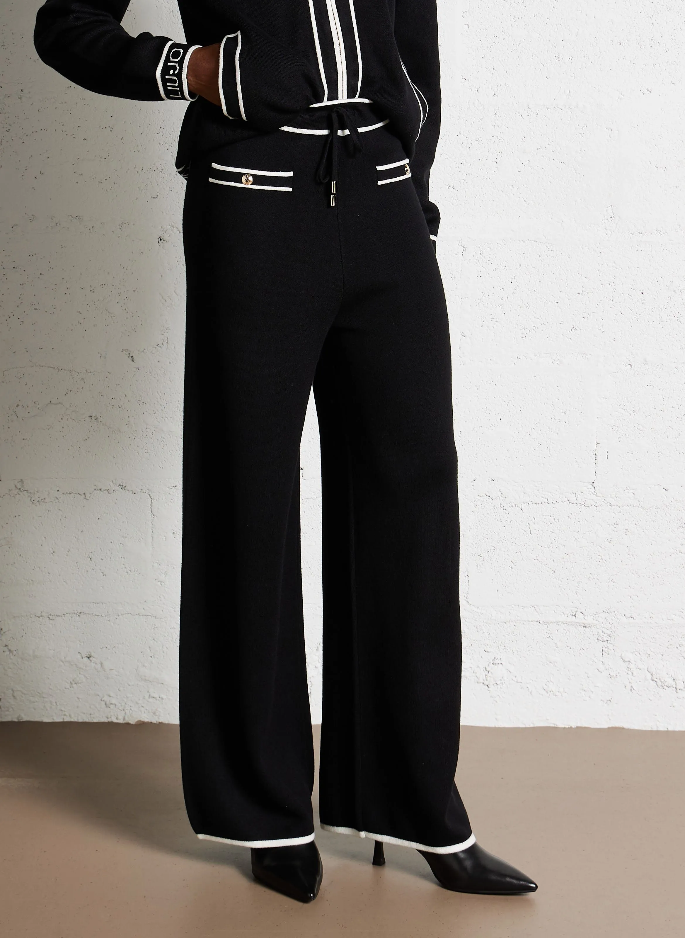 LIU JO Pantalón ancho en negro