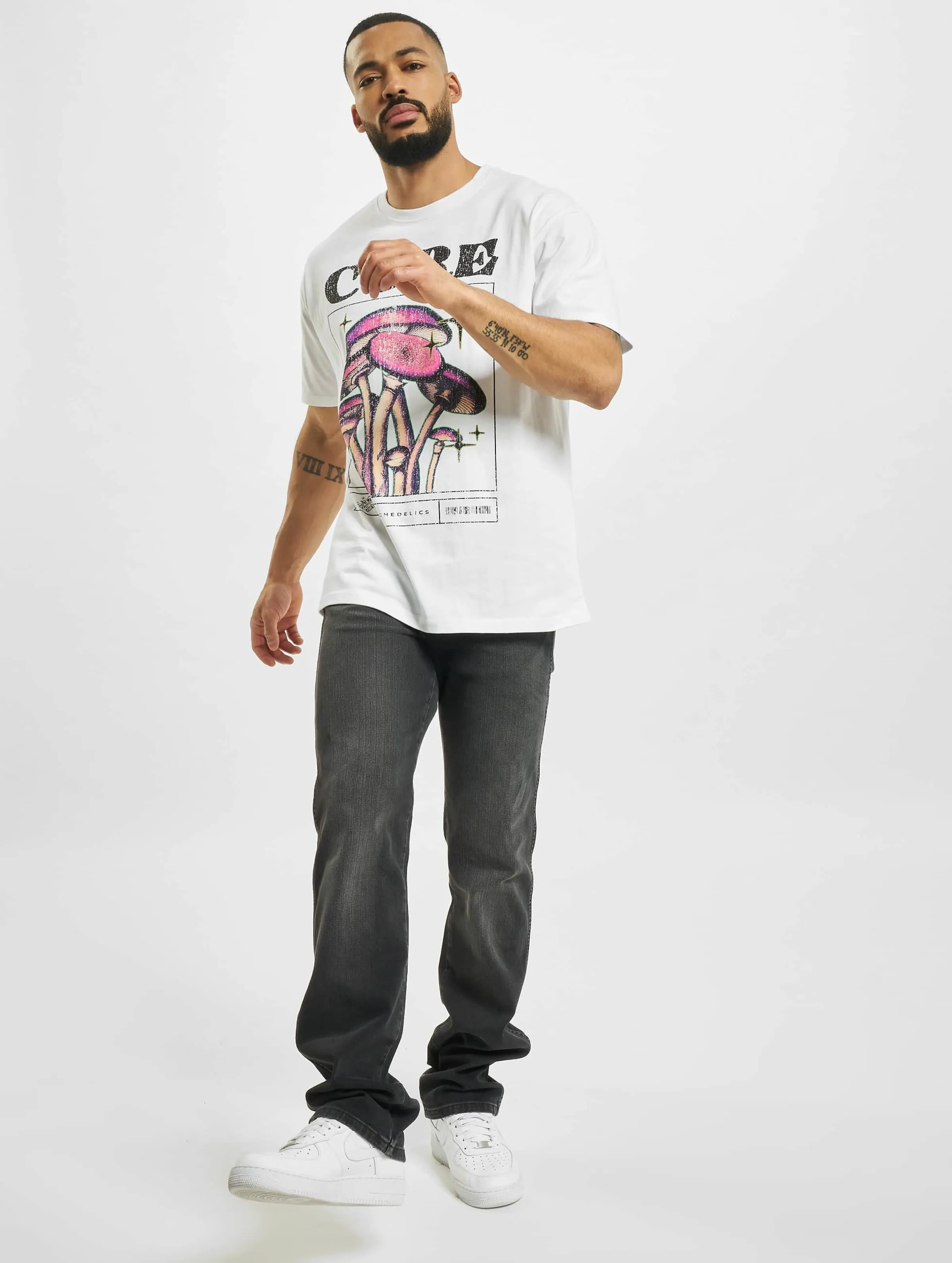 Mister Tee Upscale Cure Oversize