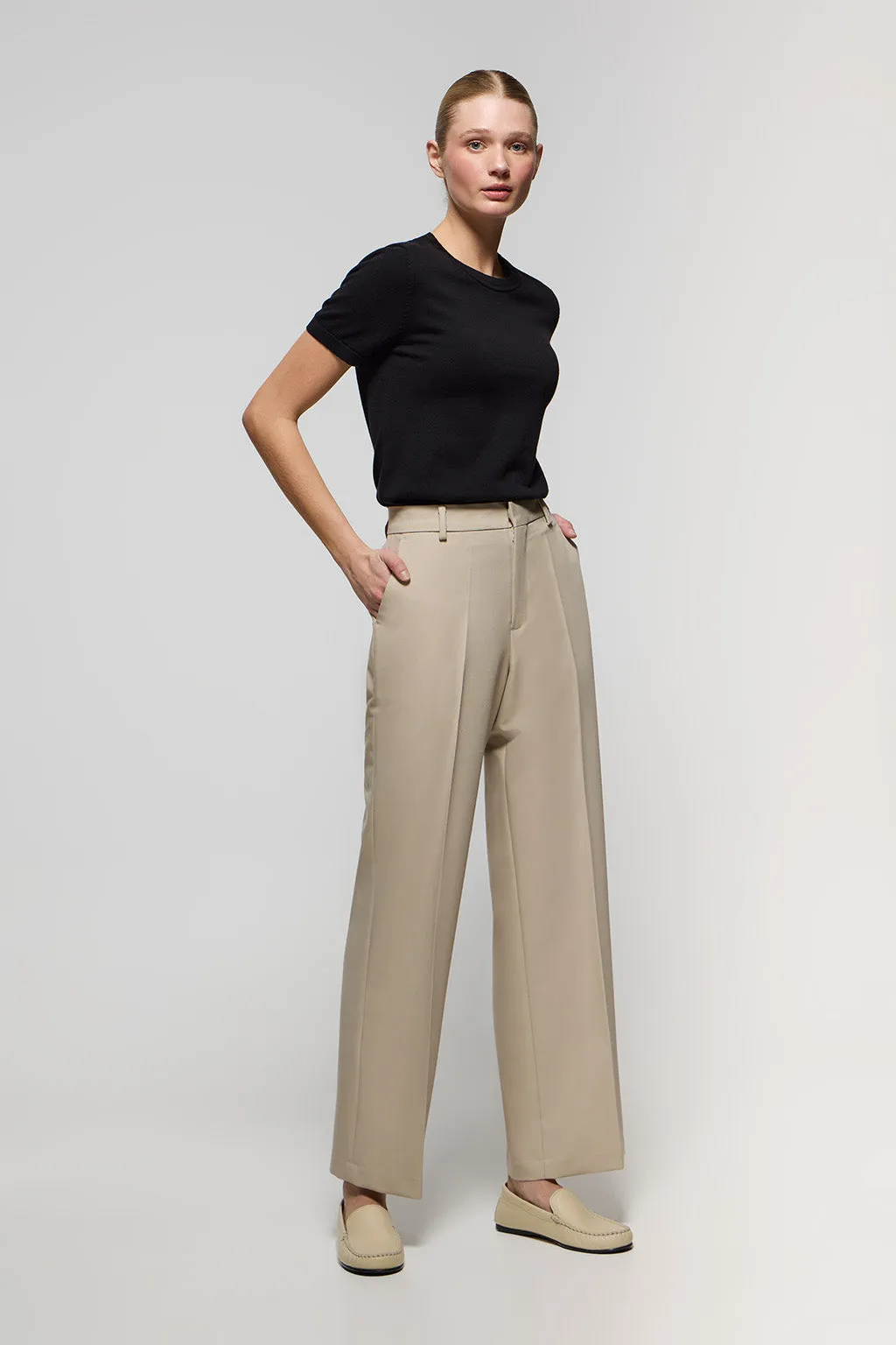 Pantalón ancho de vestir beige con detalles Polo Club