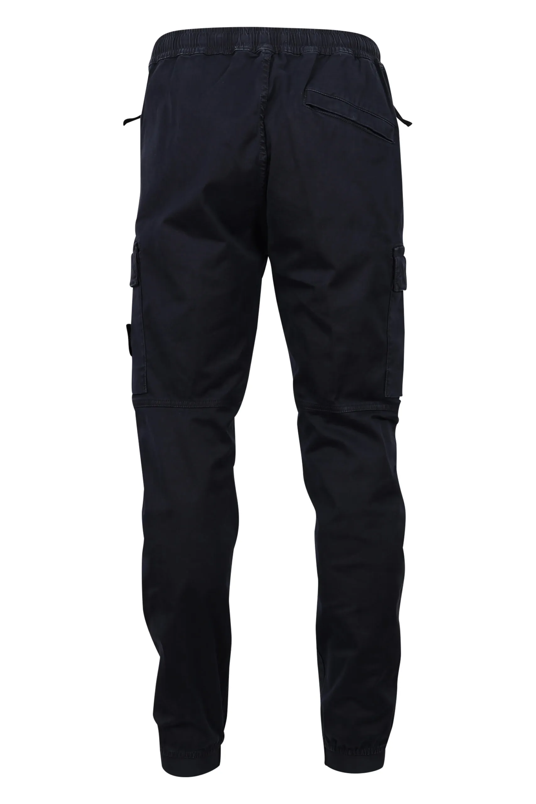 Pantalón azul oscuro con logo lateral parche