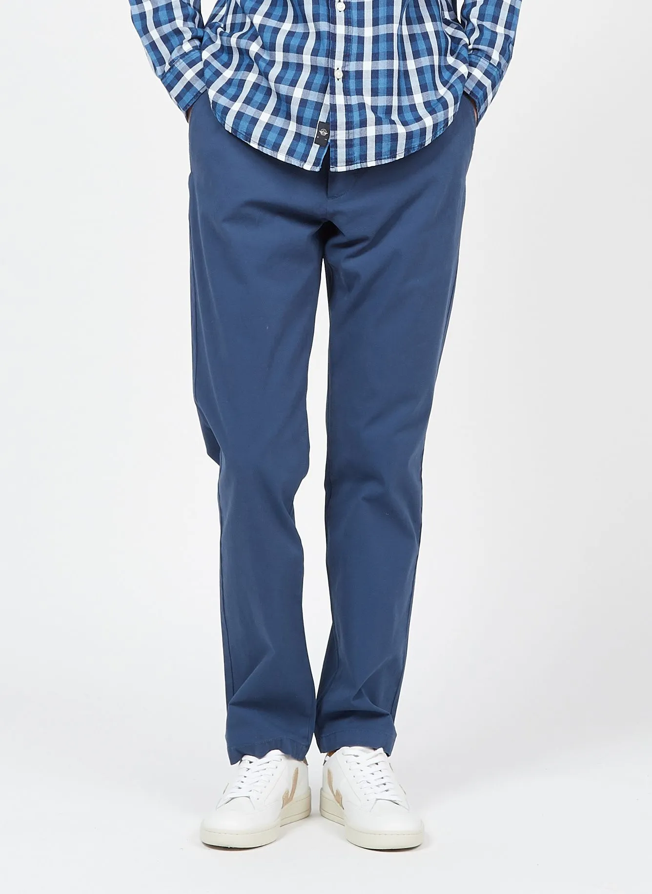 Pantalón chino de algodón elástico en azul