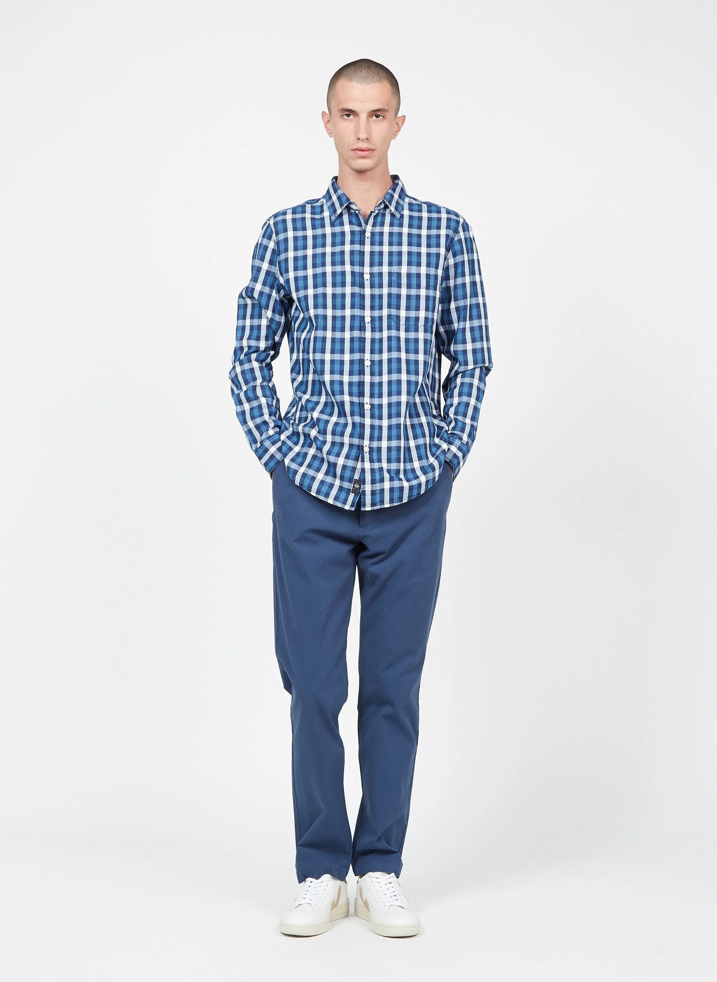 Pantalón chino de algodón elástico en azul