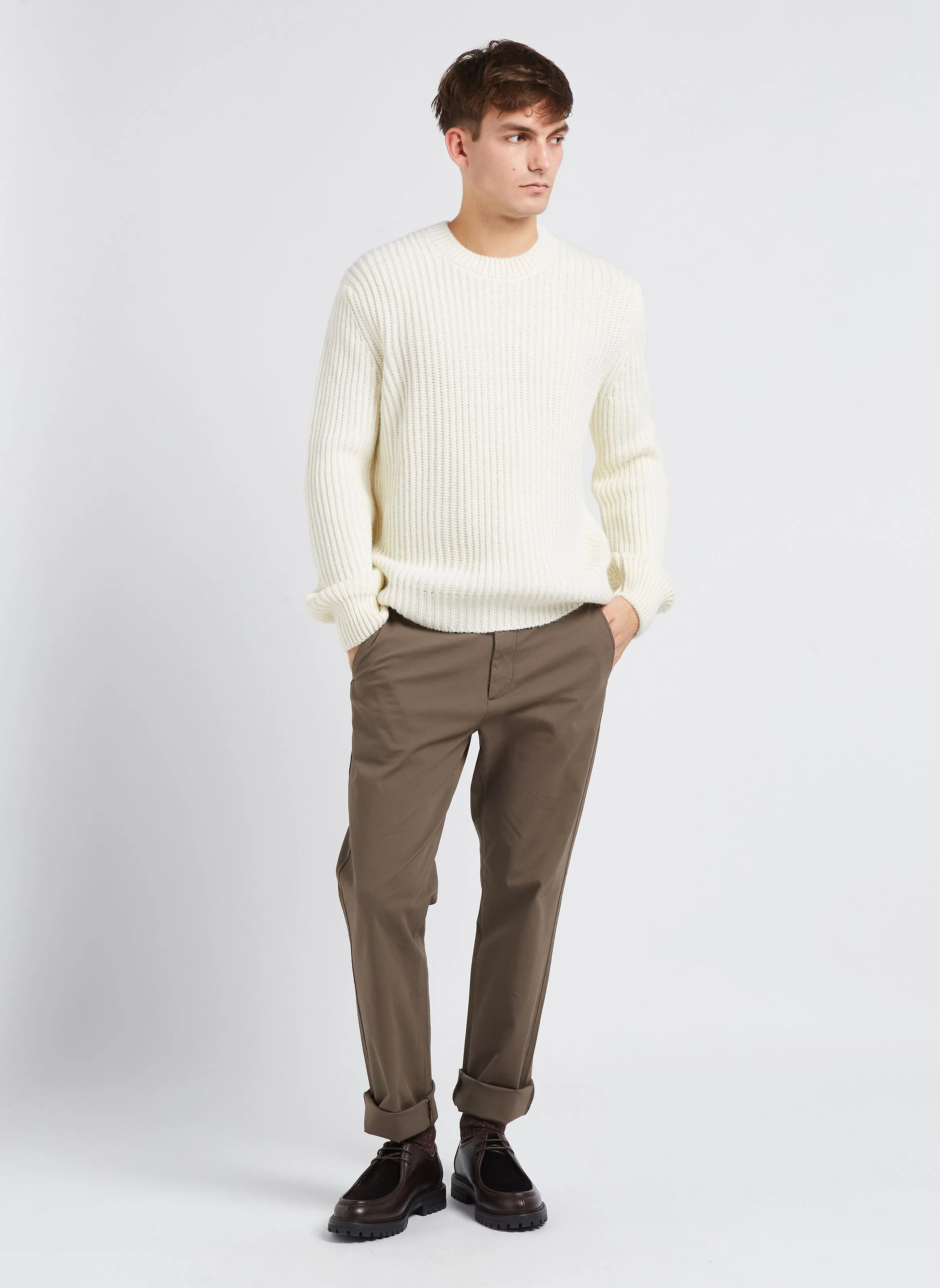 Pantalón chino slim fit de algodón elástico en caqui