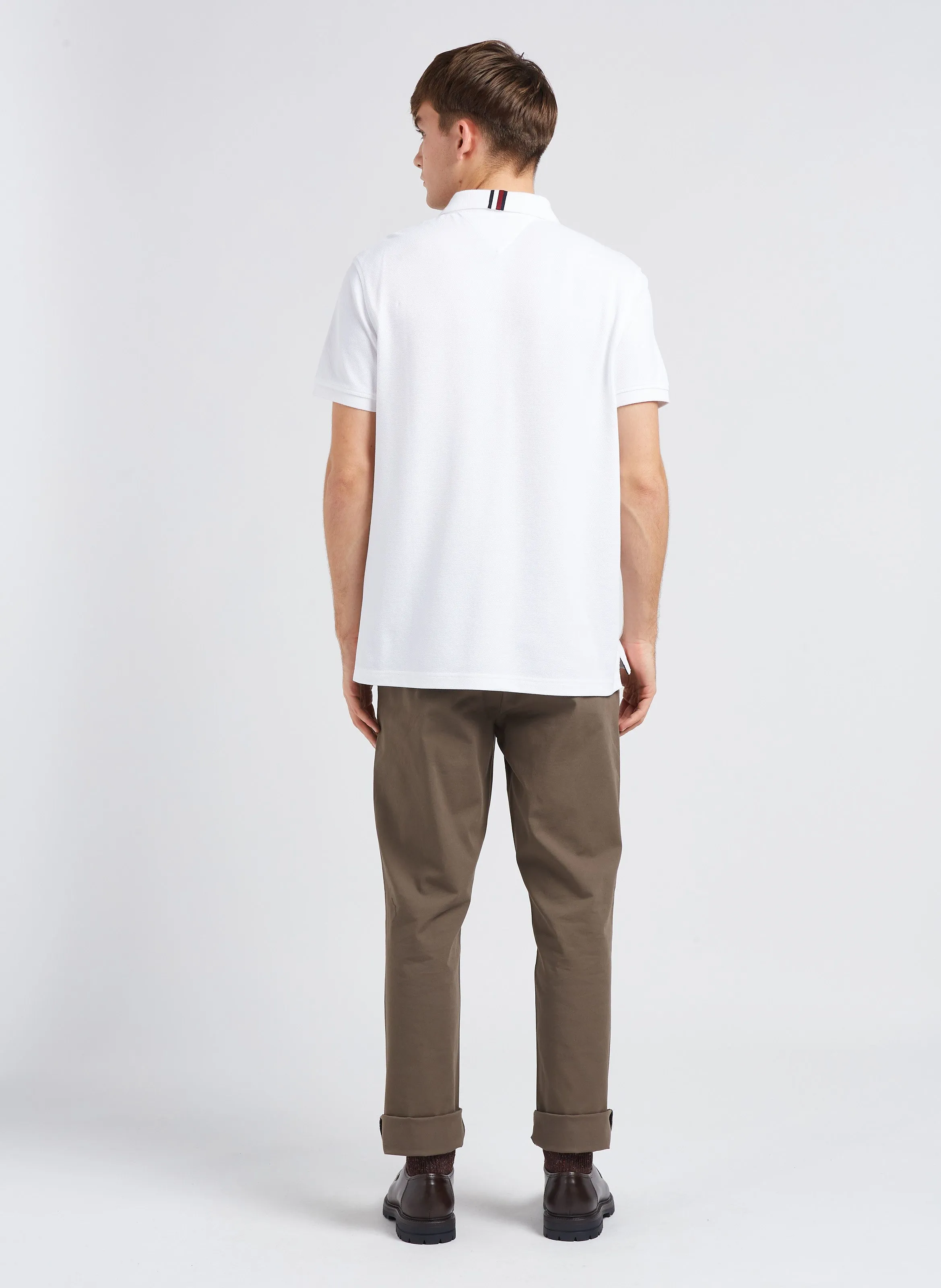 Pantalón chino slim fit de algodón elástico en caqui