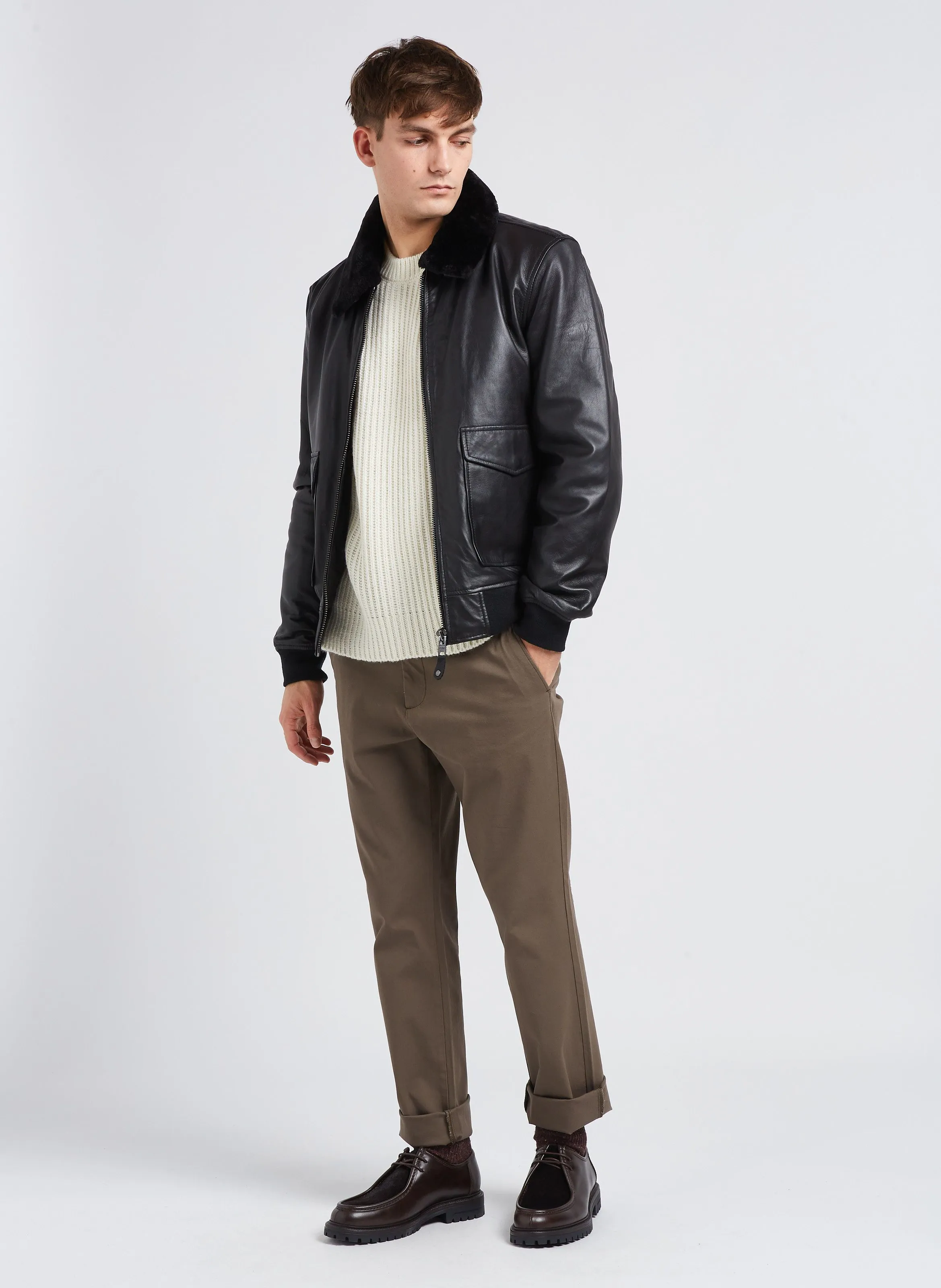 Pantalón chino slim fit de algodón elástico en caqui