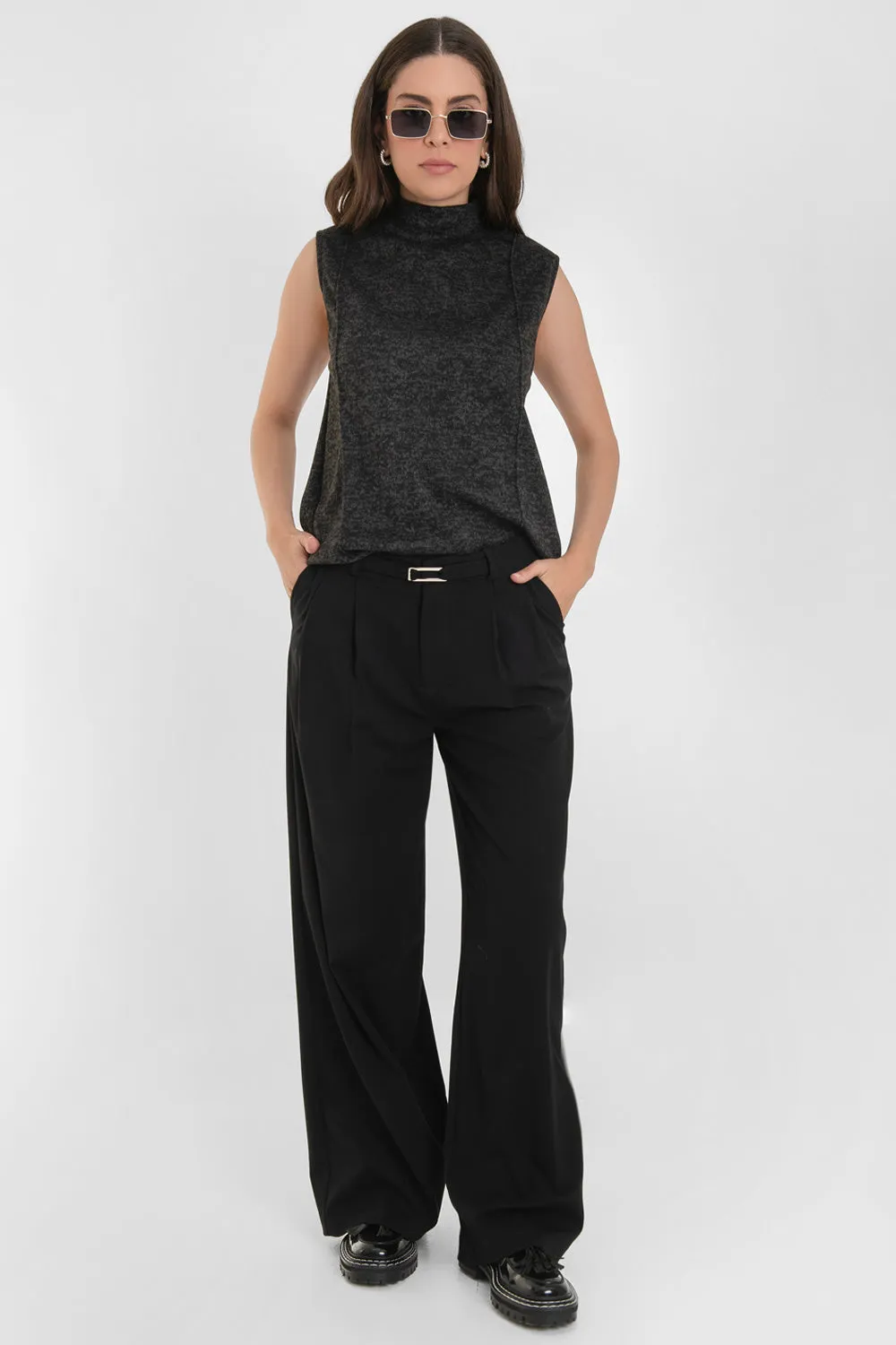 Pantalón de fit wide leg cinturón con hebilla