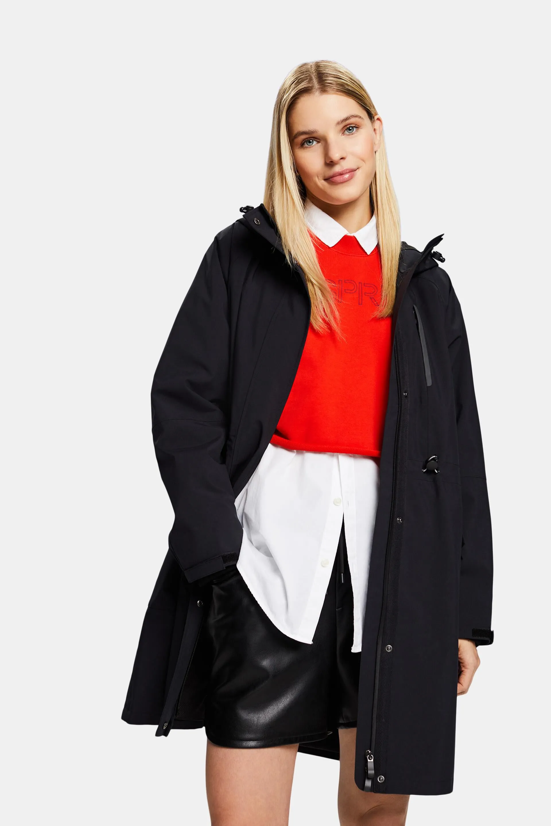 Parka funcional con capucha