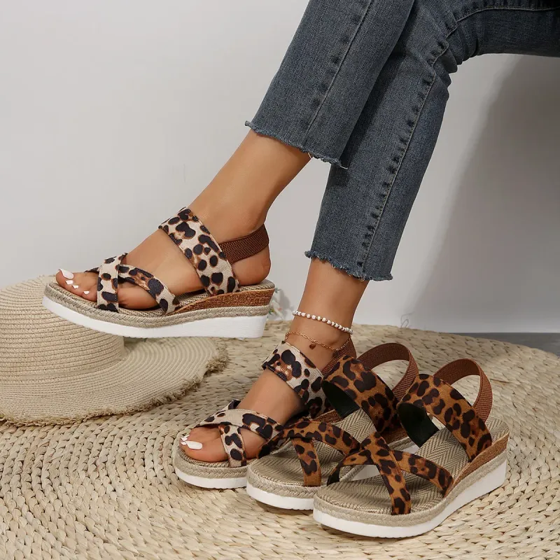 ROME Summer Wedges Sandals Venta caliente Diseñador de estampado de leoparos Plataforma para mujeres zapatos para mujer al aire 