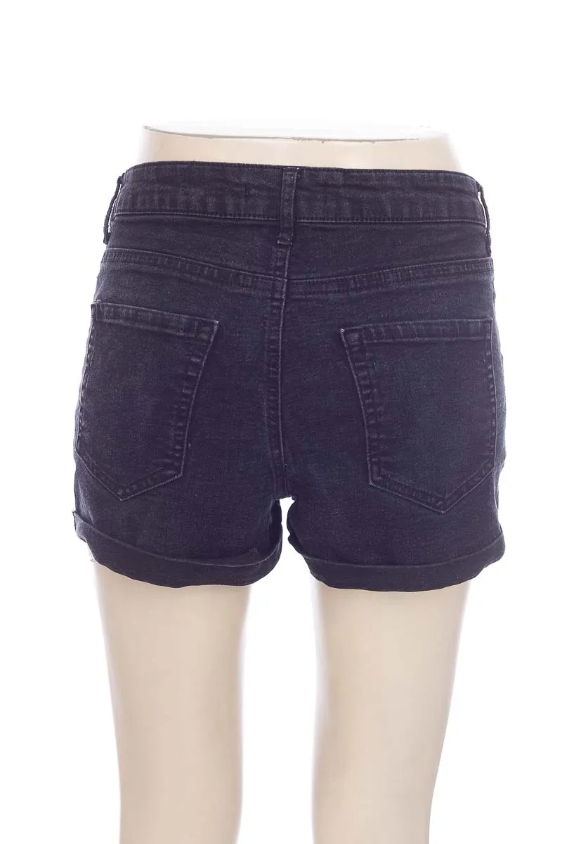 SHORT COLOR NEGRO  FOREVER 21