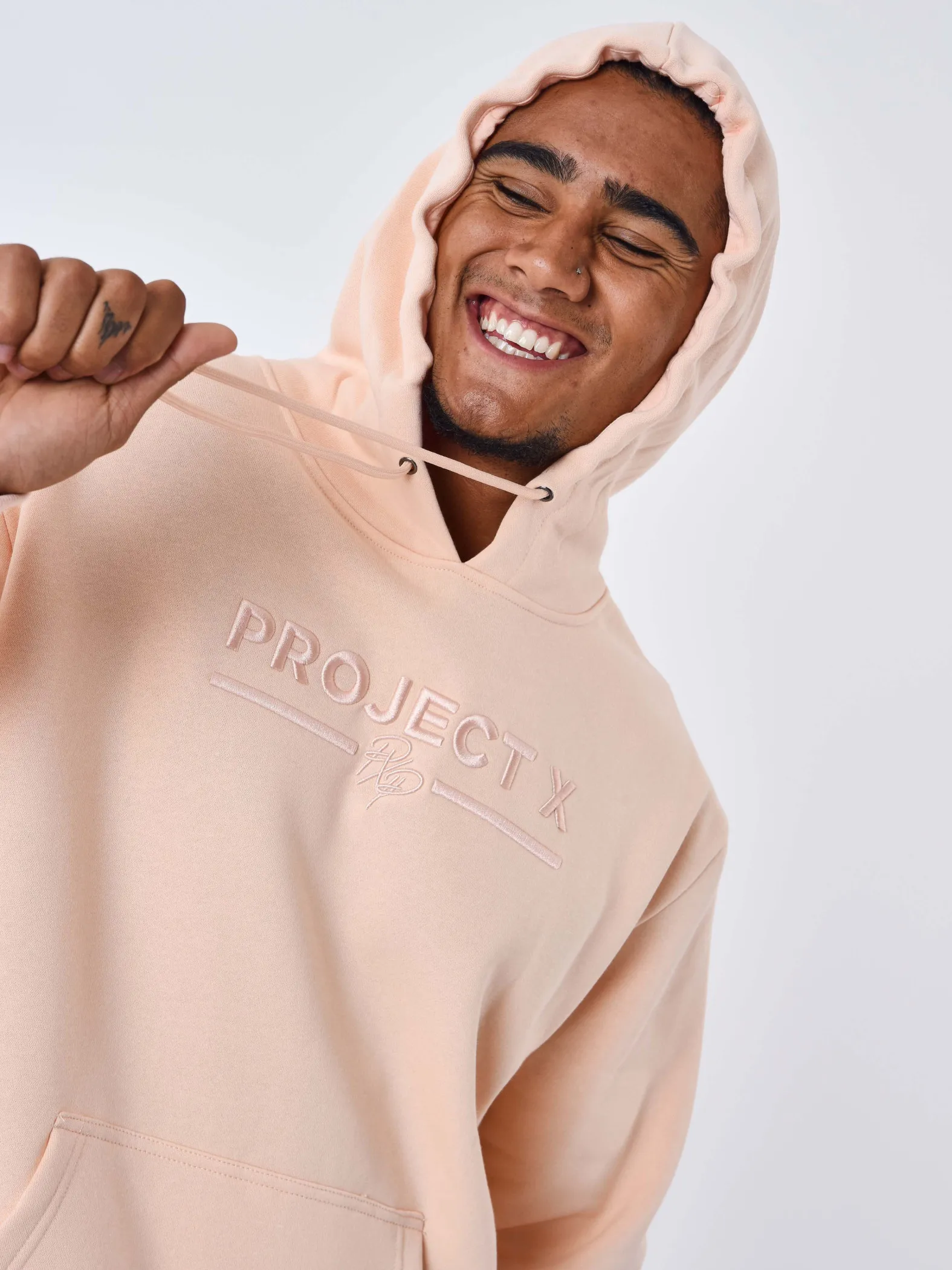 Sudadera básica con capucha