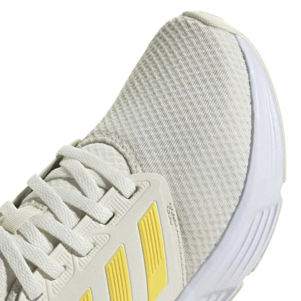 Zapatillas Running Adidas Para Mujer Ie8153 Beige