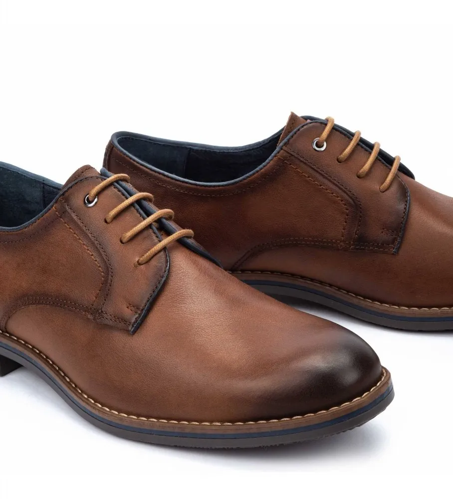 Zapatos de piel marrón