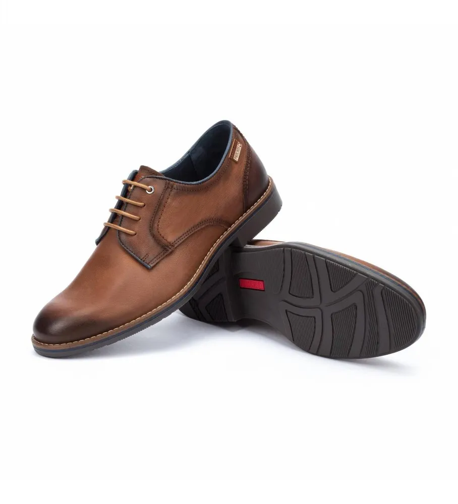 Zapatos de piel marrón